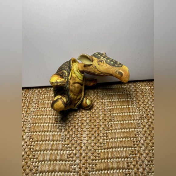 Burger King Vintage 2005 Ice Age 2 The Meltdown 4" ARMADILLO Kid's Toy,Plush - Picture 1 of 6